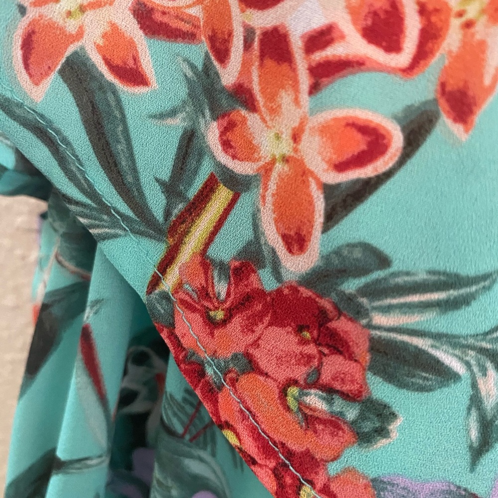 FLORAL ROMPER! ⚜️ - Picture 3 of 3